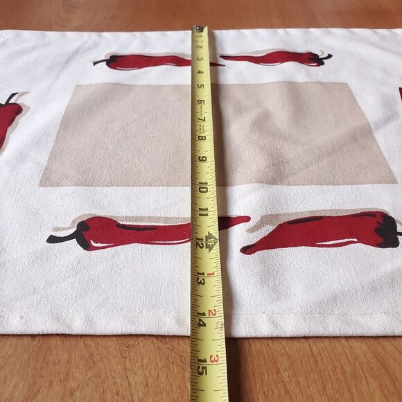 Pier 1 Chili Peppers Placemats Set of 2 Cotton Fabric 14" x 20" Beige Cream Red - Picture 7 of 10